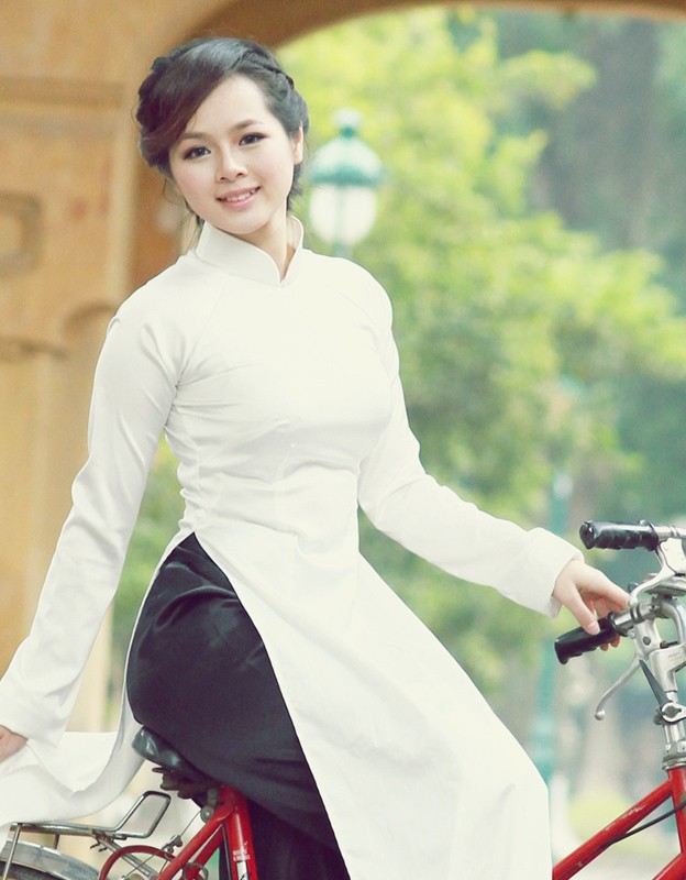 Tham gia cuộc thi Miss AutoPro 2011, thí sinh Trần Thanh Hoài gây ấn tượng với khuôn mặt rất xinh xắn, dễ thương, ưa nhìn.